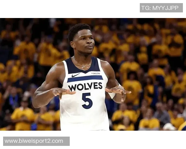 爱德华兹谈控卫角色适应强调减少失误与团队配合的重要性 爱德华兹谈控卫角色适应强调减少失误与团队配合的重要性